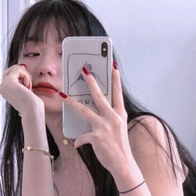 独自在夜晚的海边